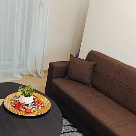 Io Apartment *